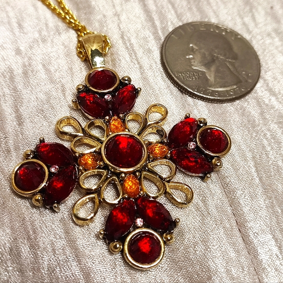 Red Faceted Rhinestone Bezel Set Gold Tone Plated Square 18" Necklace Pendant - Picture 5 of 5